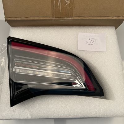 100% geeignet für Tesla Model 3 Links Innenrückenlicht Bremslicht OE 1077401-00-F
