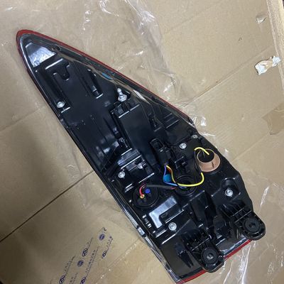 ROEWE SAIC Auto-Fitment Linke hintere Heckleuchte LED für MG GS Roewe RX5 2016 OE 10238678