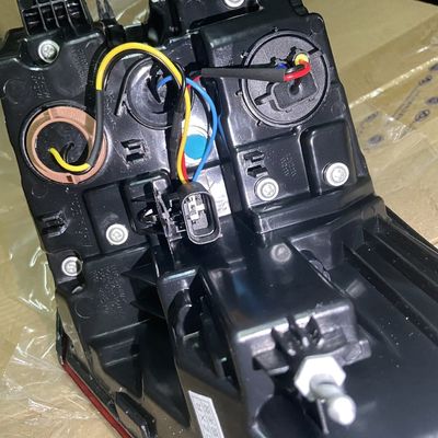 ROEWE SAIC Auto-Fitment Linke hintere Heckleuchte LED für MG GS Roewe RX5 2016 OE 10238678