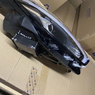 MG ZS 2019 Weißer Linker und Rechter Scheinwerfer OE 10550754 für die Anpassung von Fahrzeugen MG SAIC Kunststoff