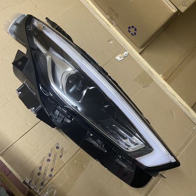 MG ZS 2019 Weißer Linker und Rechter Scheinwerfer OE 10550754 für die Anpassung von Fahrzeugen MG SAIC Kunststoff