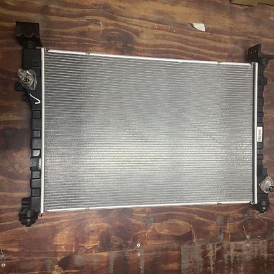 Maxus EV30 Aluminium-Plastik-Wasserbehälter Kondensator-Kühlkörper ASM OE C00122258 für die Automatisierung