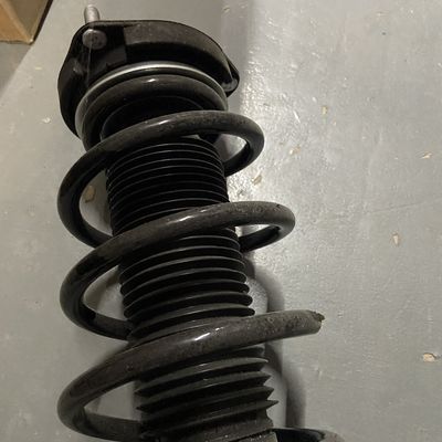 SAIC MG ZS Vorder-Rechts-Schockabsorbermontage Autoverhängung OE 10242085 Gummi-Stahl