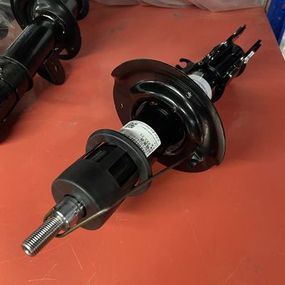SAIC MG ZS Fahrzeugbau Vorderleger Stoßdämpfer OE 10242405 für die automatische Aufhängung